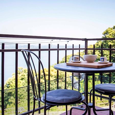Cloud 9 - Apartment With Stunning Lake View Бельджирате Экстерьер фото